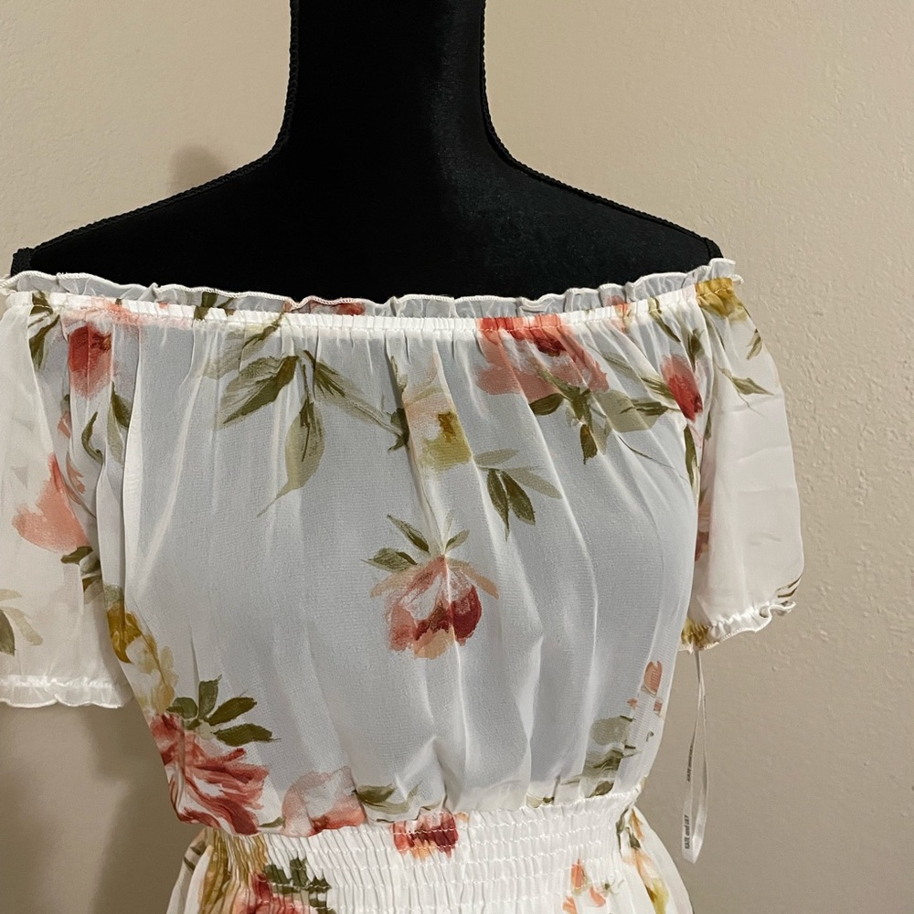 Cute shoulder dress